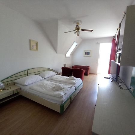 Hotel Familia Zamárdi Dış mekan fotoğraf