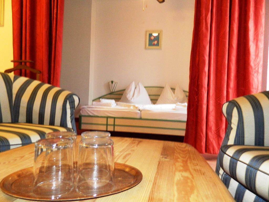 Hotel Familia Zamárdi Dış mekan fotoğraf