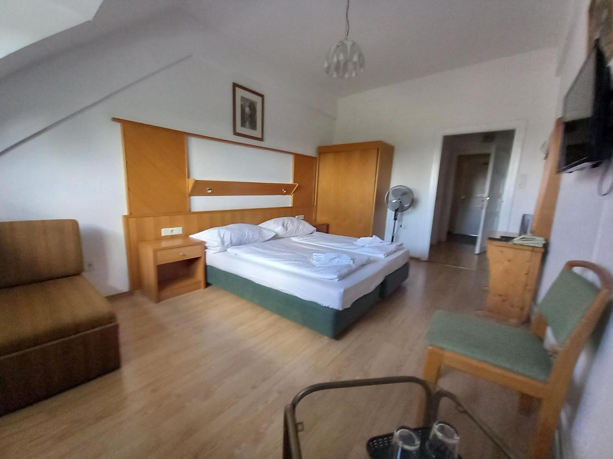 Hotel Familia Zamárdi Oda fotoğraf