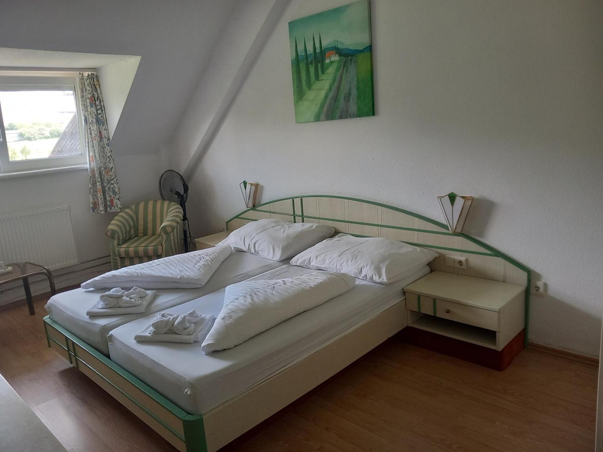 Hotel Familia Zamárdi Oda fotoğraf